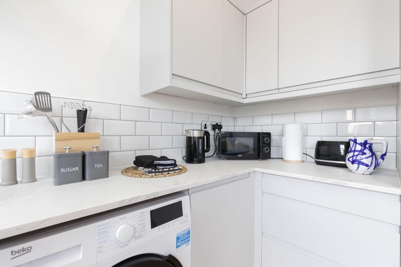 Beautifully Presented Newly Renovated City-Centre Apartment In Cheltenham Exterior foto