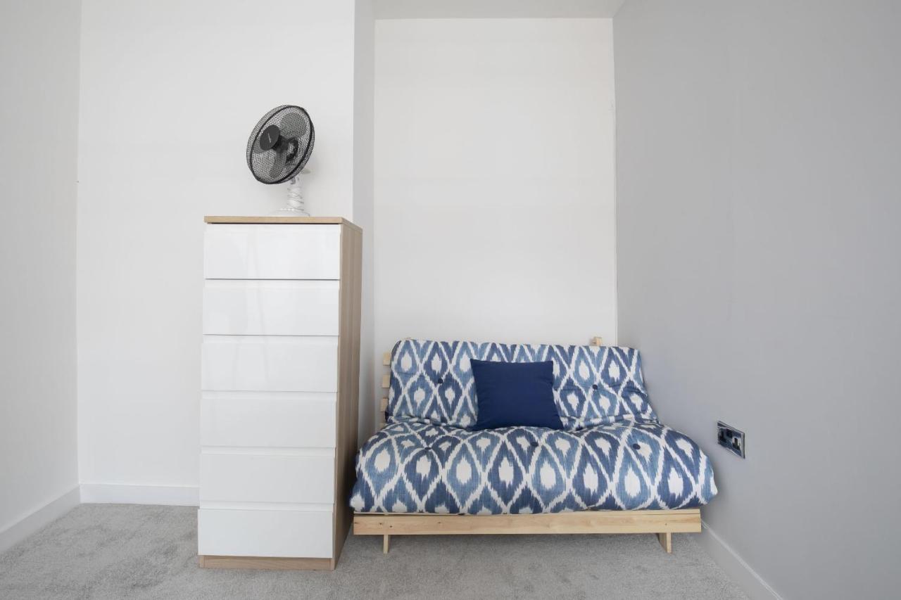 Beautifully Presented Newly Renovated City-Centre Apartment In Cheltenham Exterior foto