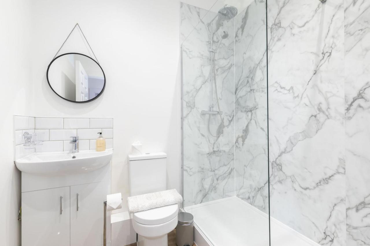 Beautifully Presented Newly Renovated City-Centre Apartment In Cheltenham Exterior foto
