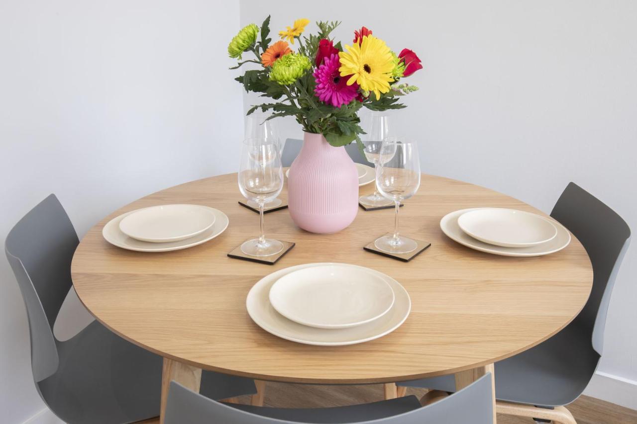 Beautifully Presented Newly Renovated City-Centre Apartment In Cheltenham Exterior foto
